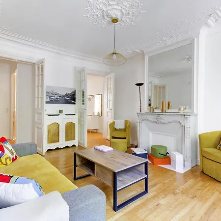 Bnbnova - 3br 2ba - Champs-elysees & Arc De Triomphe Paryż