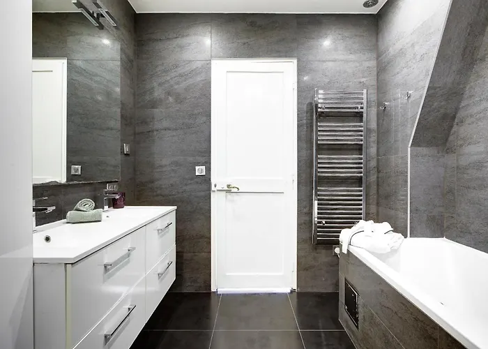 Bnbnova - 3br - Champs-elysees & Arc De Triomphe Apartment Paris